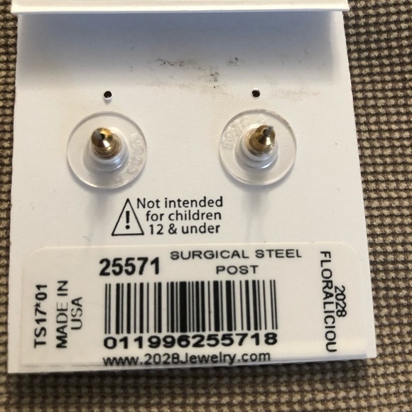 Earring​ - Picture 2 of 2